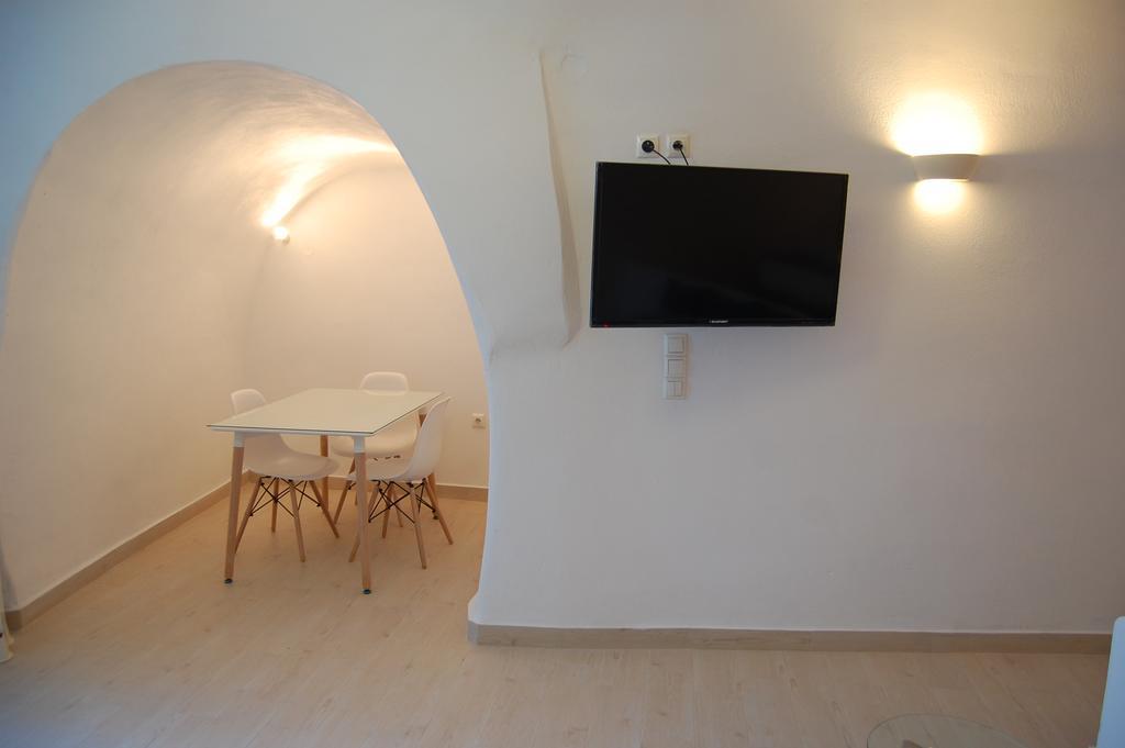 Villa Kalisperis Cave Houses *