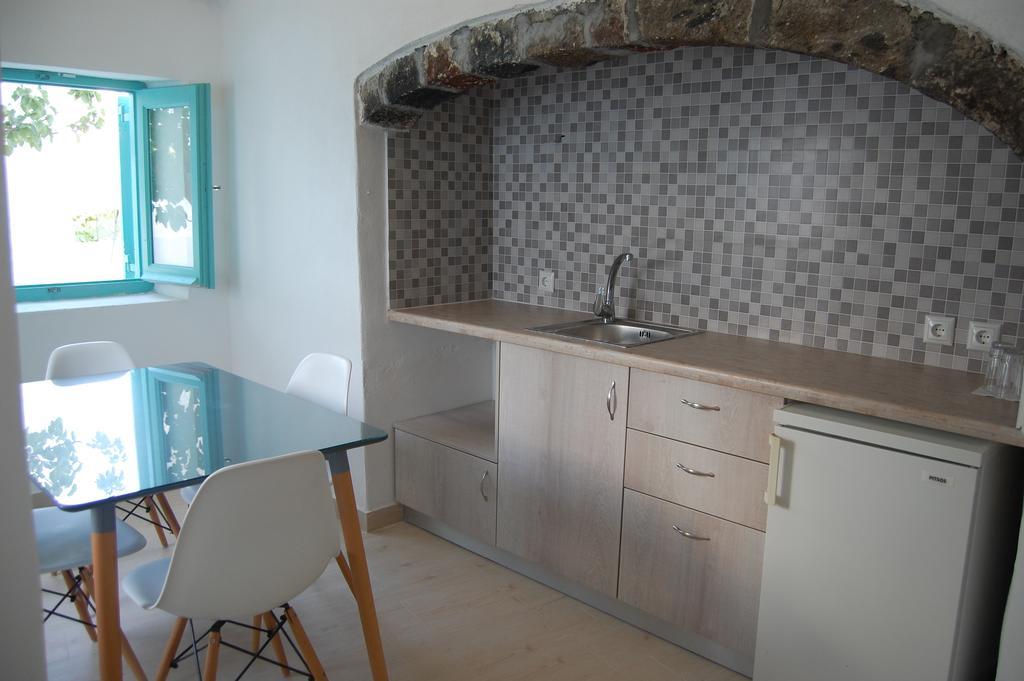 Villa Kalisperis Cave Houses *