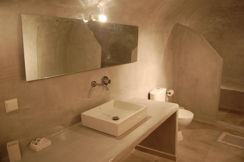 Villa Kalisperis Cave Houses *